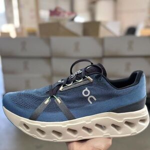 NIB/NWT: On Cloud Running Blue Sneakers